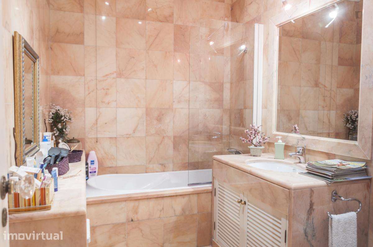 Quarto - localizado em Marquês de Pombal Lisbon - Grande imagem: 2/15