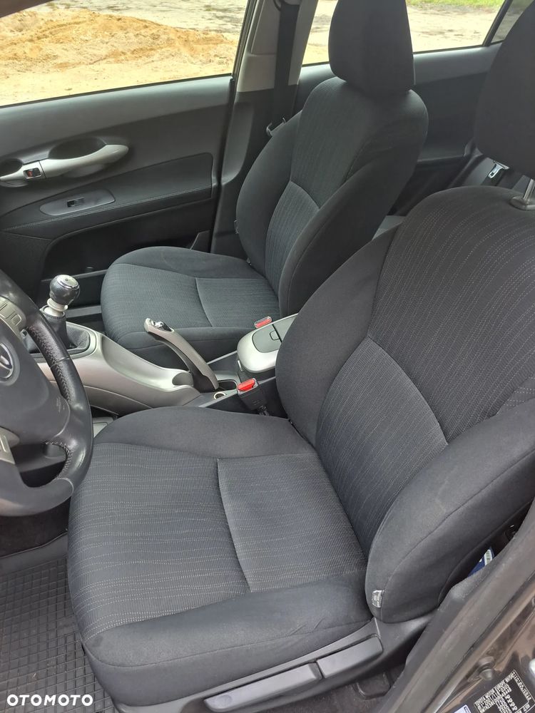 Toyota Auris - 13