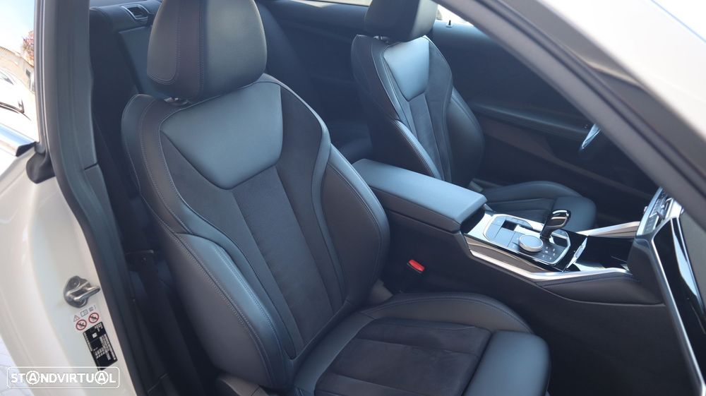 BMW M240i xDrive Auto - 32
