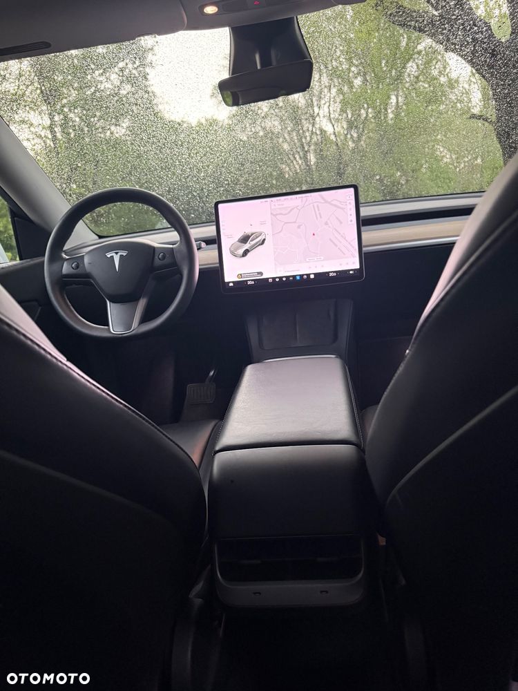 Tesla Model Y Long Range Dual Motor AWD - 25