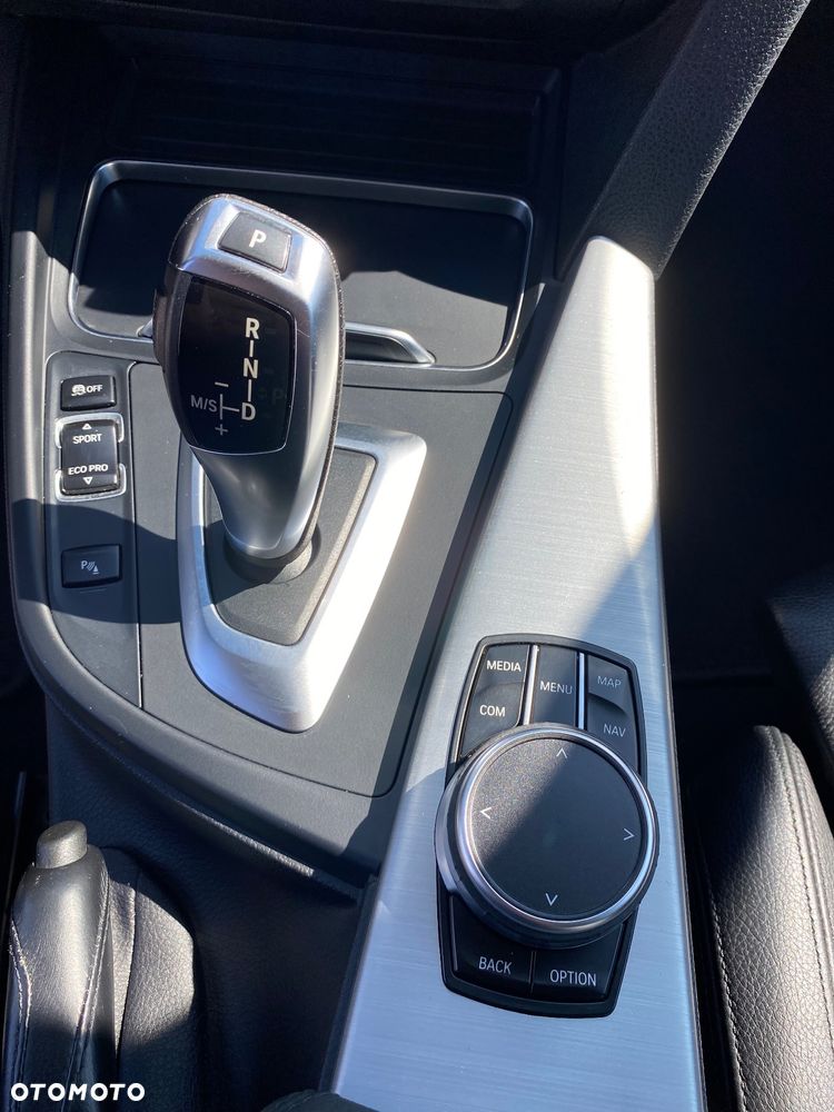 BMW Seria 4 418d Gran Coupe Sport Line - 16