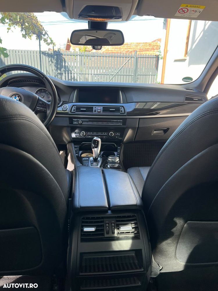 BMW Seria 5 520d Aut. Luxury Line - 7