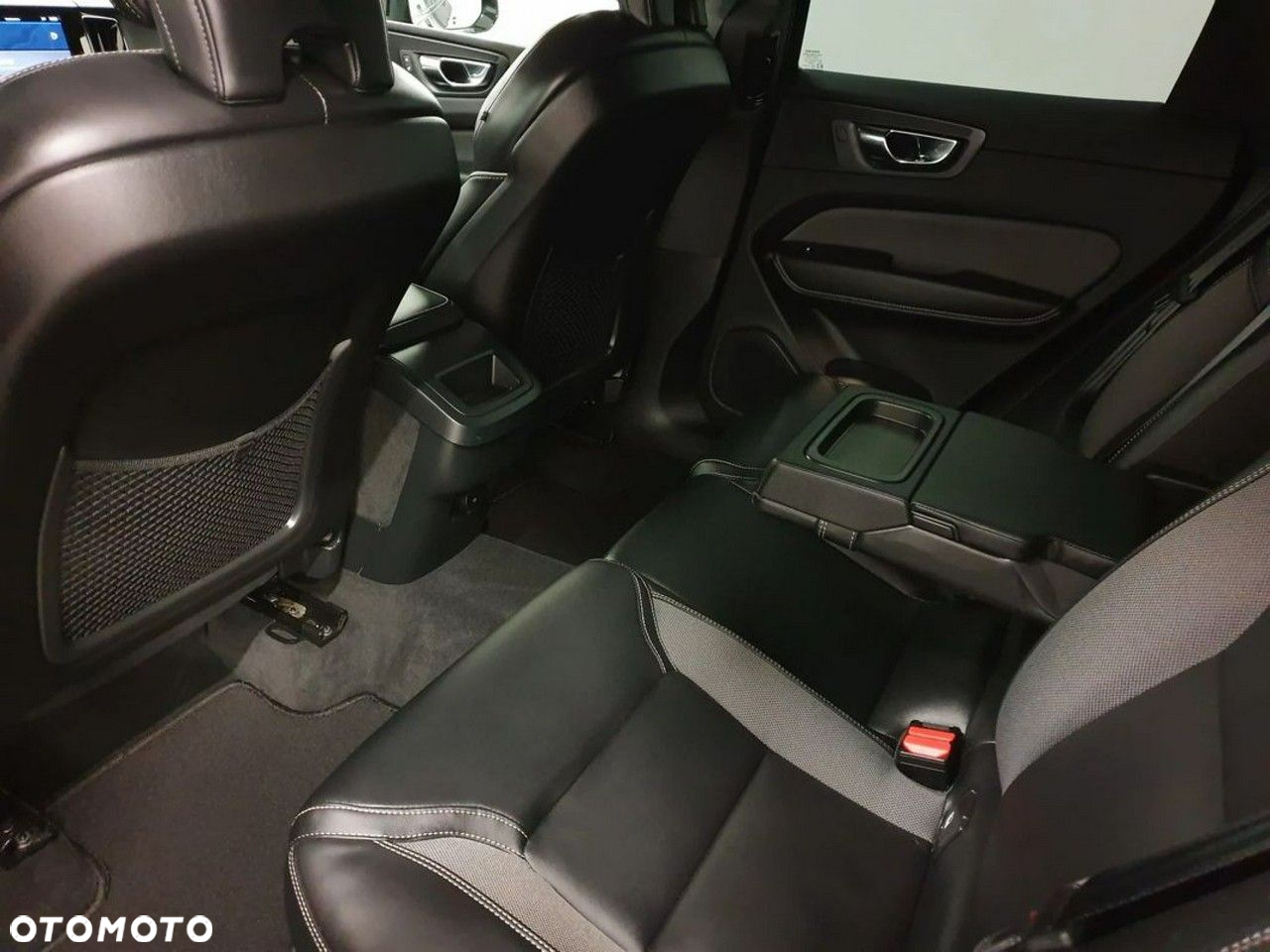 Volvo XC 60 B4 D AWD Geartronic RDesign - 26
