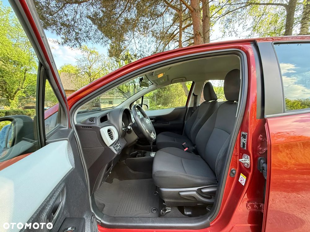 Toyota Yaris Hybrid 100 Premium EU6 - 15