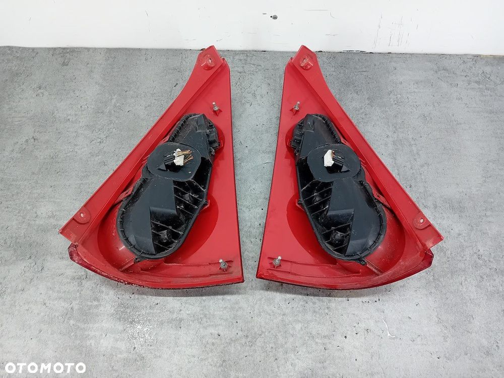 LAMPY TYŁ KOMPLET PEUGEOT 107 81550-0H040  81560-0H040 HATCHBACK - 2