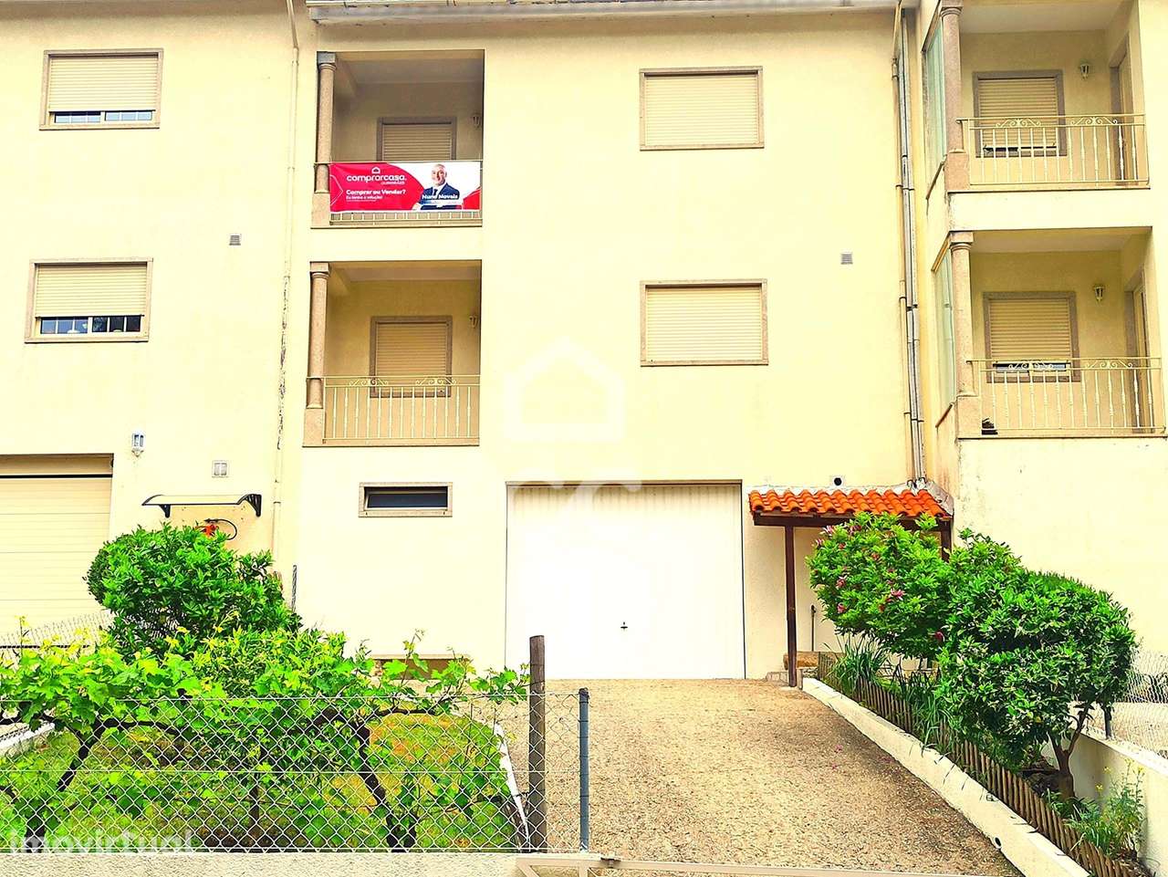 Moradia T3 com Jardim em Basto - Grande imagem: 2/54