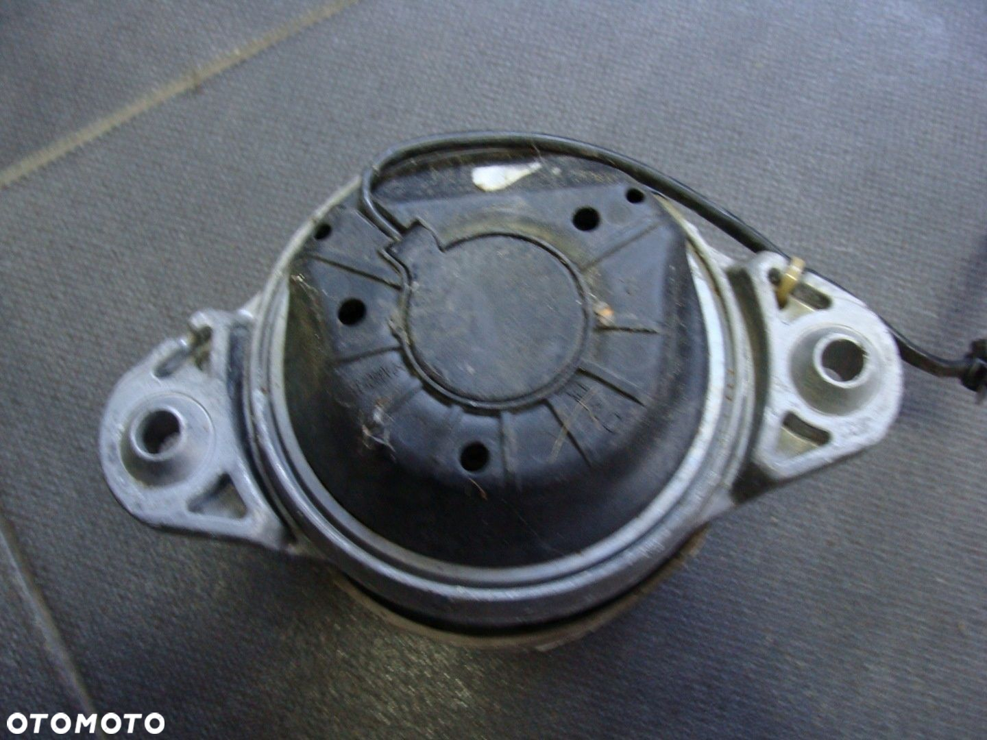 PODUSZKA SILNIKA MERCEDES GLK X204 A2042401917 - 2