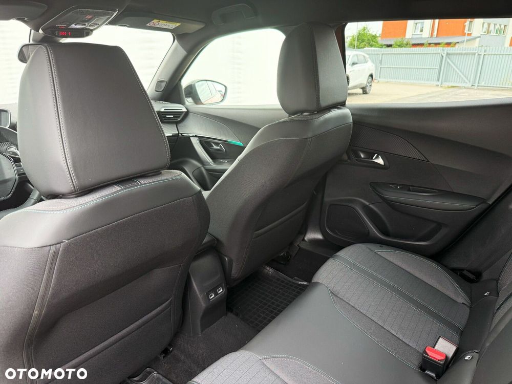 Peugeot 2008 1.2 PureTech Allure Pack S&S EAT8 - 27