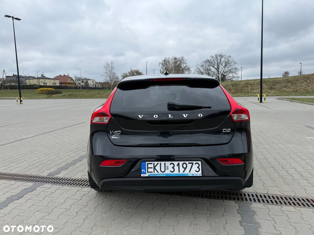 Volvo V40 D2 Momentum - 4