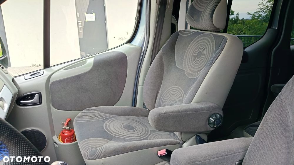 Renault Trafic L1H1 Passenger Lux - 26