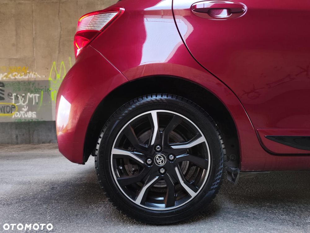 Toyota Yaris Hybrid 100 Selection Passion - 19