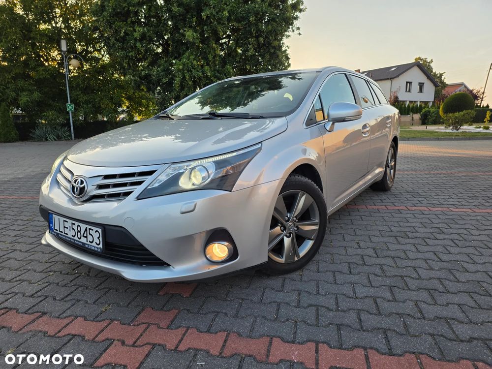 Toyota Avensis 2.0 D-4D Style - 1