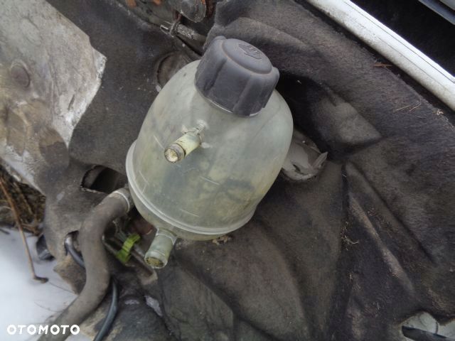 Nissan Kubistar Kangoo ZBIORNICZEK WYRÓWNAWCZY 1.5 - 1