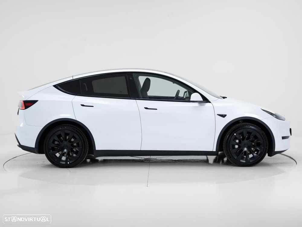 Tesla Model Y RWD - 3
