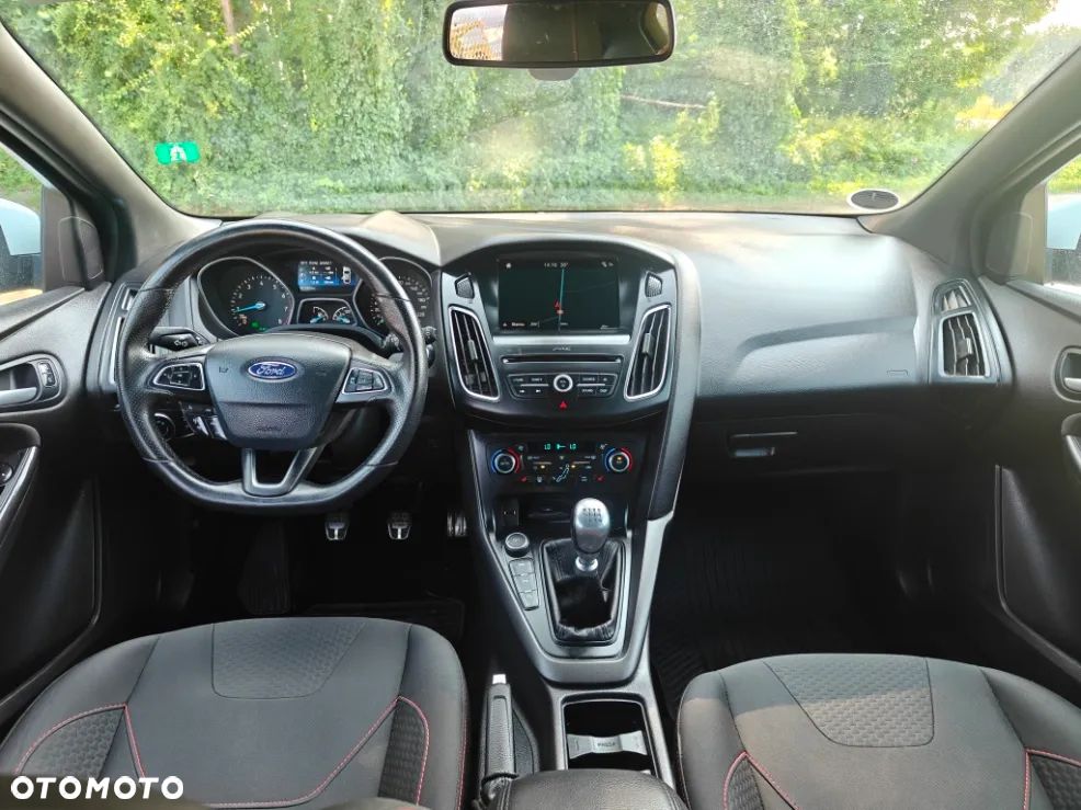 Ford Focus 1.0 EcoBoost ST-Line - 12