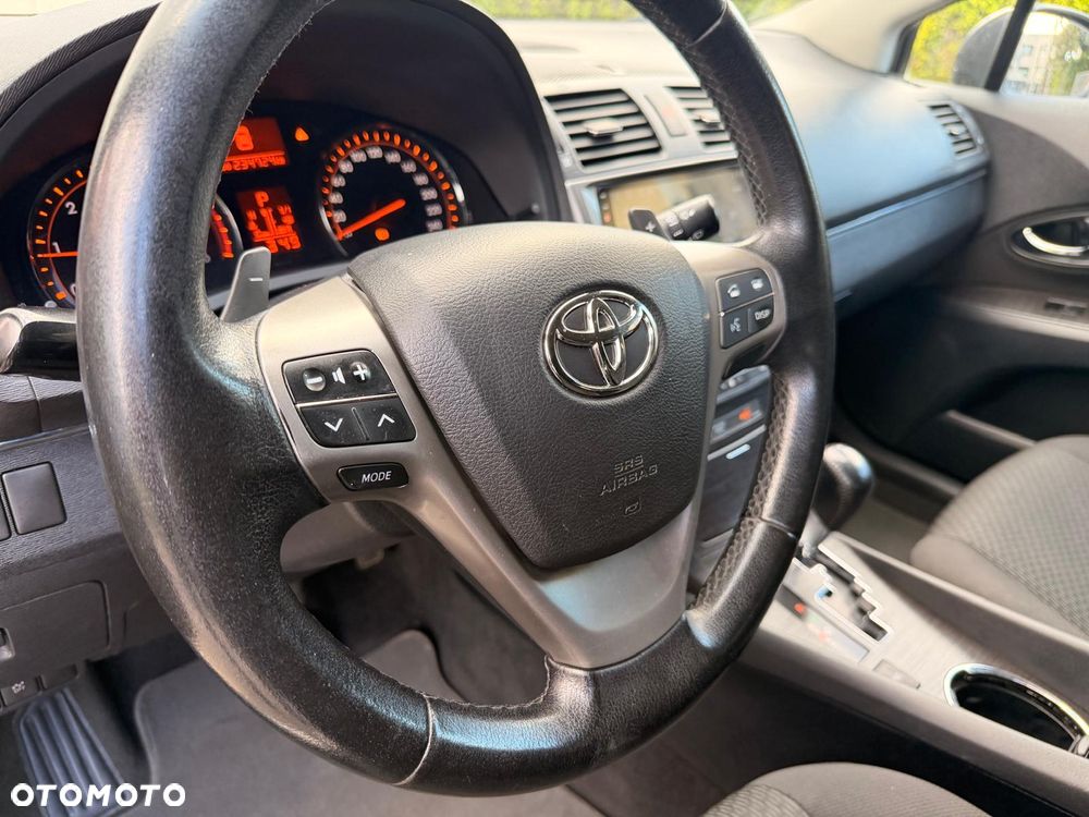 Toyota Avensis - 11