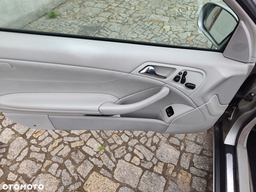 Mercedes-Benz Klasa C 230 - 33