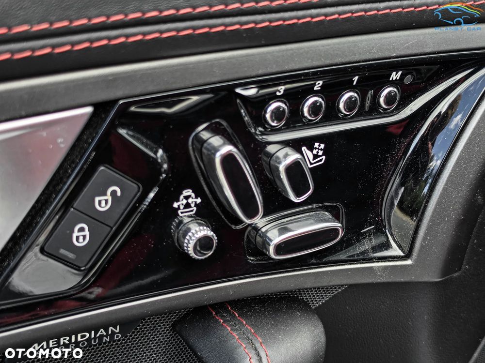 Jaguar F-Type AWD R - 23