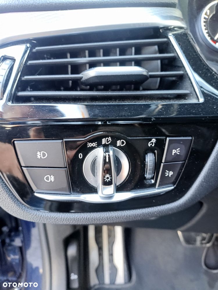 BMW Seria 5 520d xDrive - 13