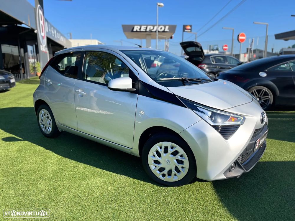 Toyota Aygo x-business - 3