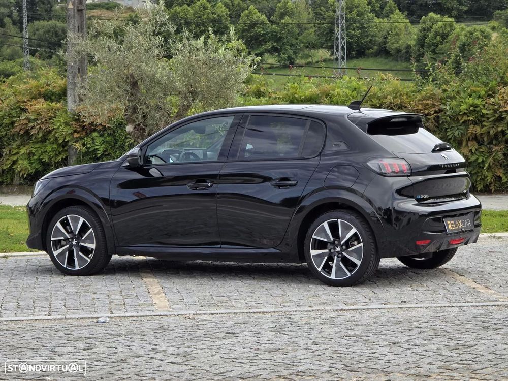 Peugeot e-208 GT - 13