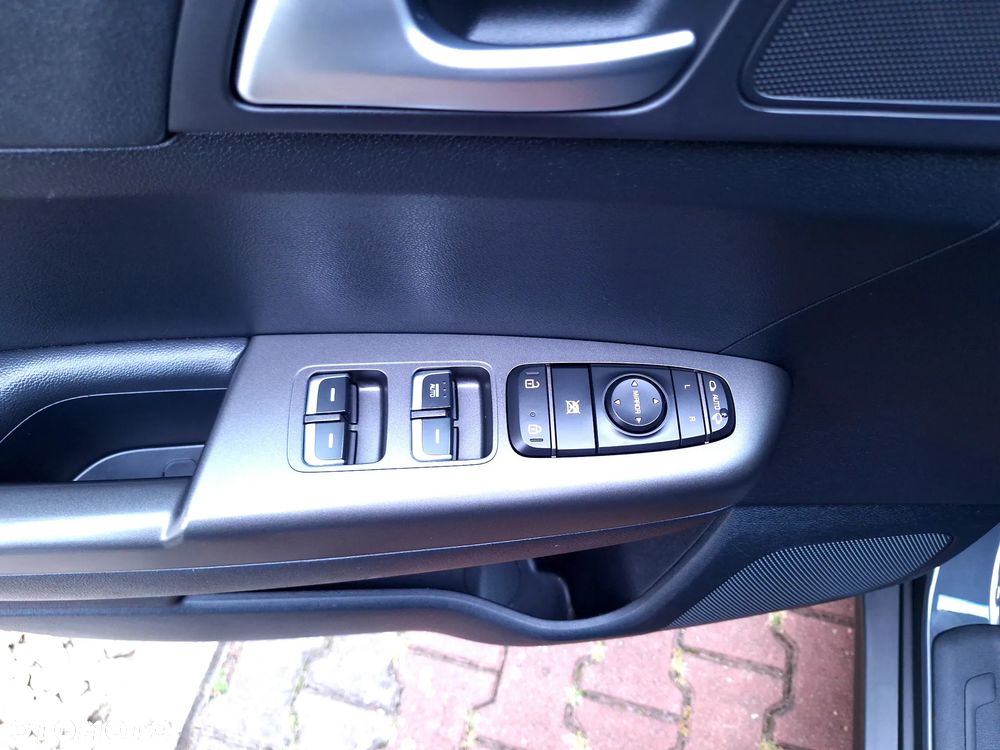 Kia Sportage 1.6 T-GDI 2WD DCT SPIRIT - 17