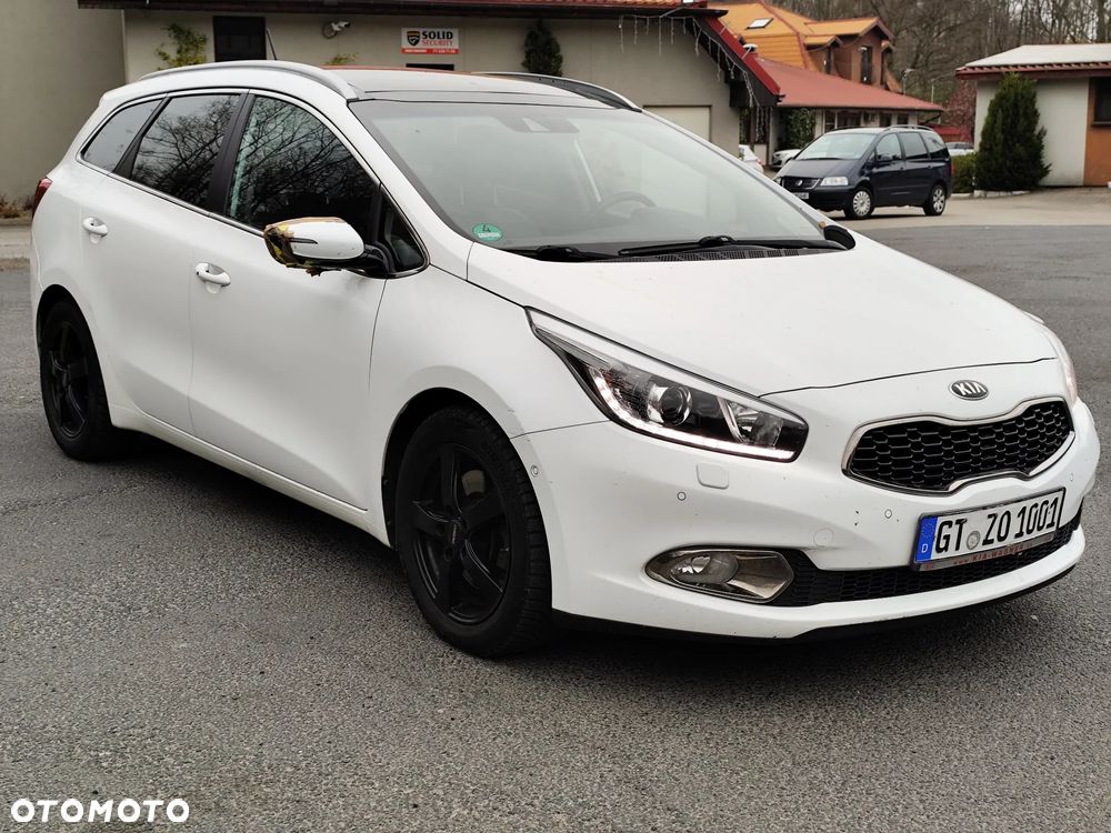 Kia Ceed 1.6 CRDi 128 ISG Dream Team Edition - 3