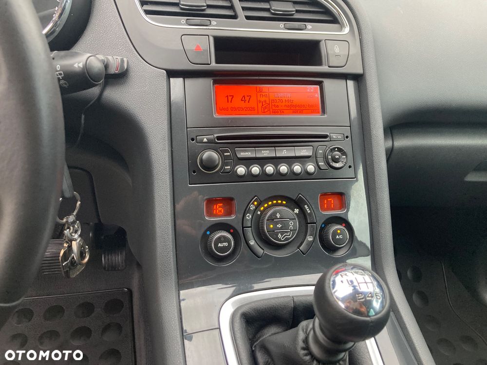 Peugeot 5008 - 31