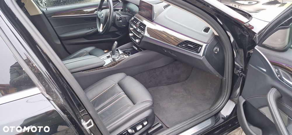 BMW Seria 5 525d Luxury Line sport - 13