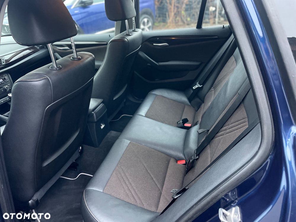 BMW X1 sDrive18d xLine - 13