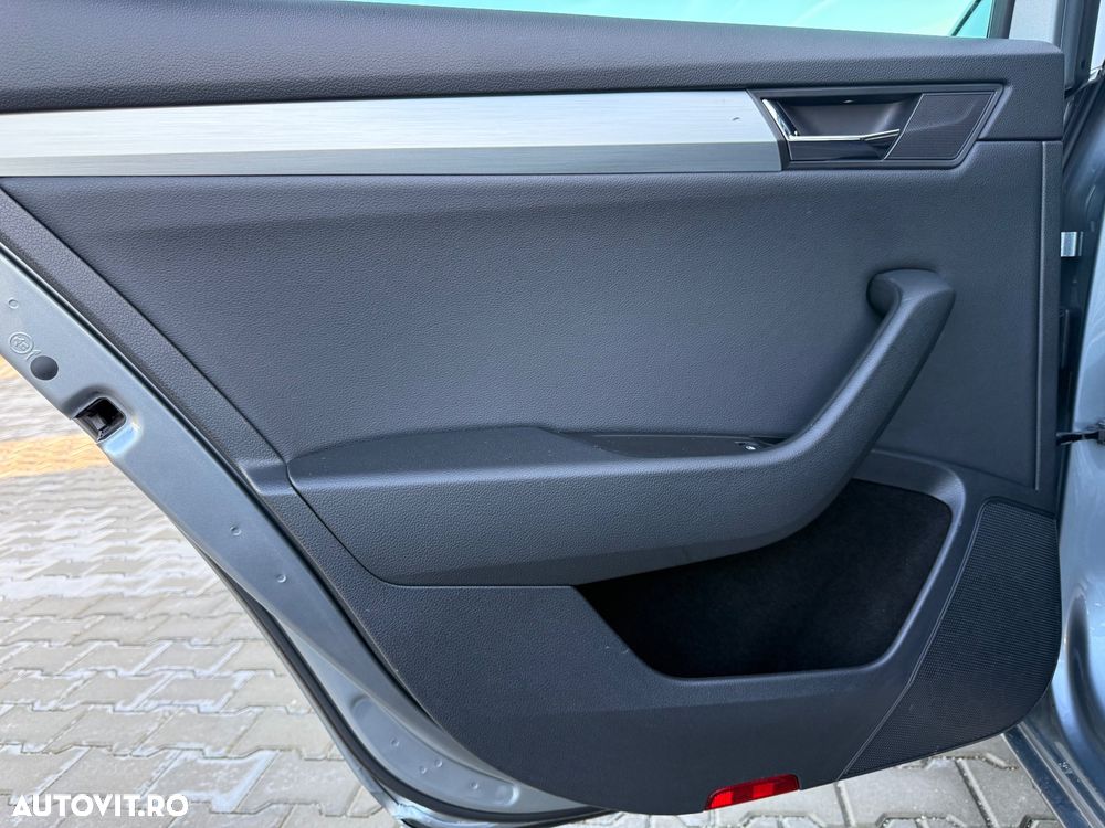 Skoda Superb 2.0 TDI DSG Active - 14