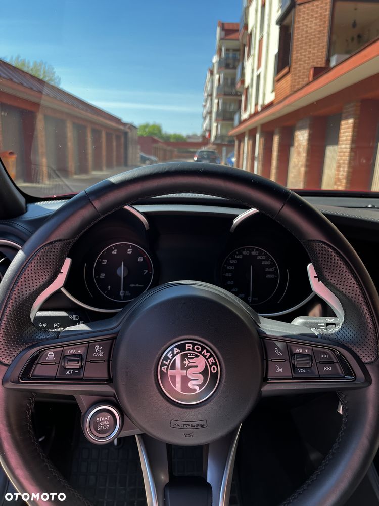 Alfa Romeo Giulia 2.0 Turbo Veloce TI Q4 - 10