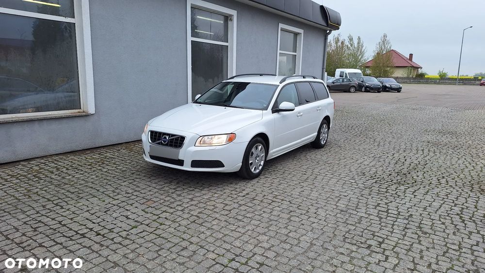 Volvo V70 T4 Momentum - 1