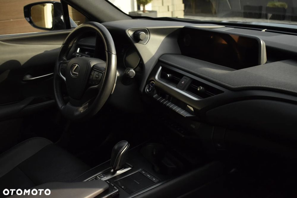 Lexus UX 300e 54.3 kWh Prestige 2WD - 8