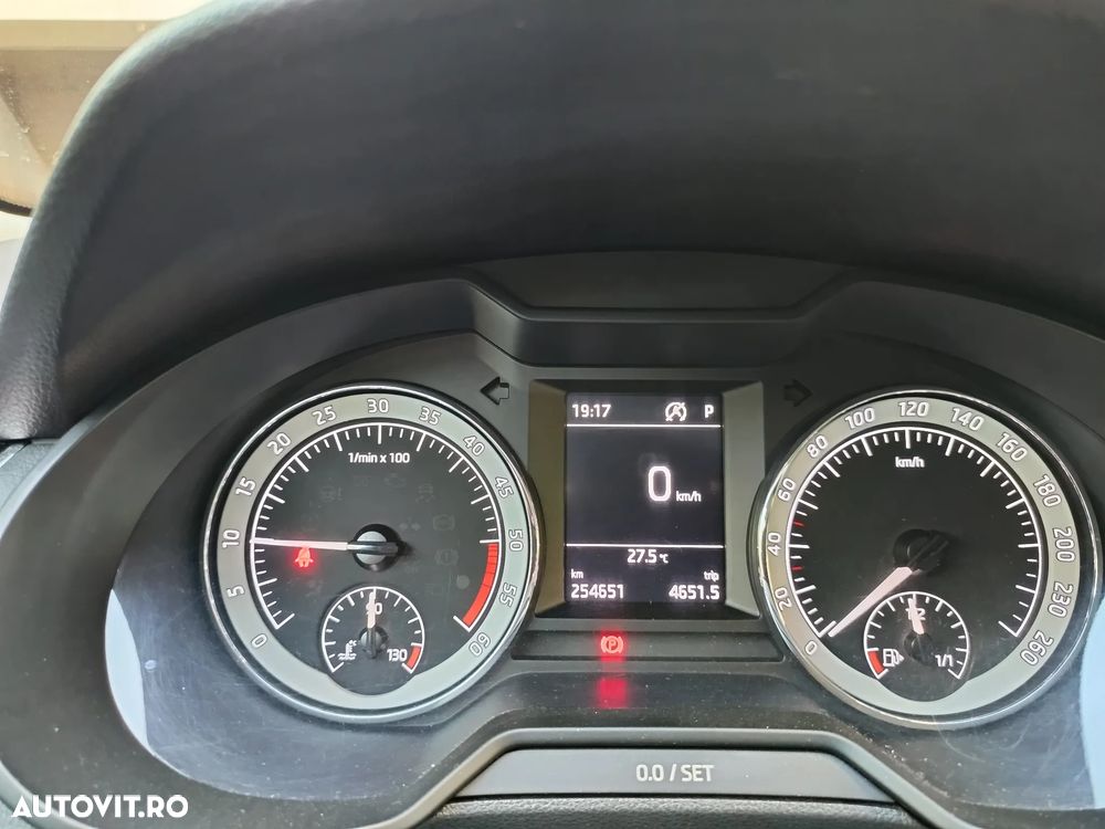 Skoda Octavia 2.0 TDI DSG Style - 10