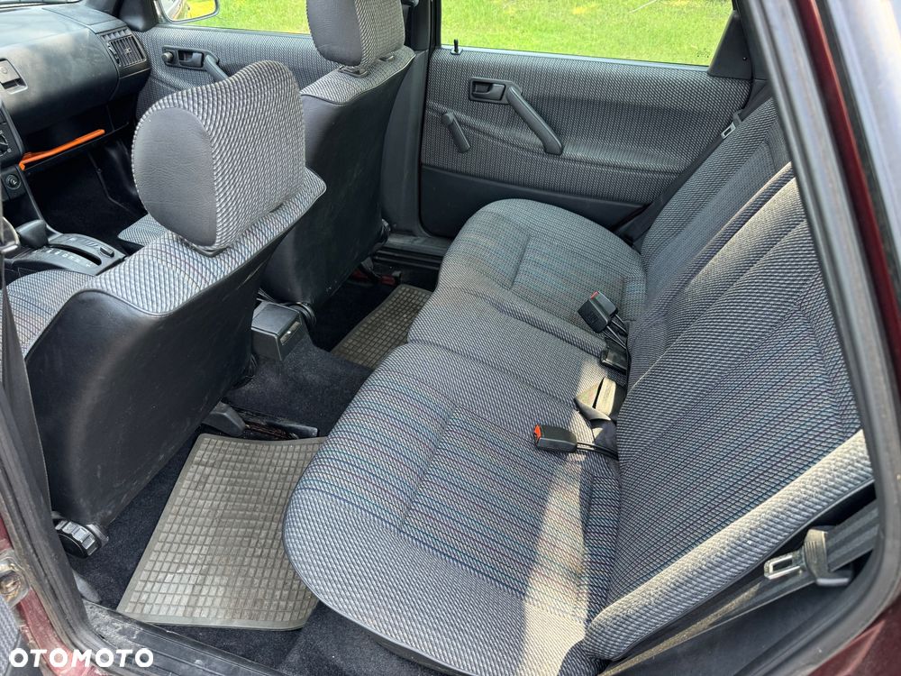 Volkswagen Passat 2.0 GL - 16