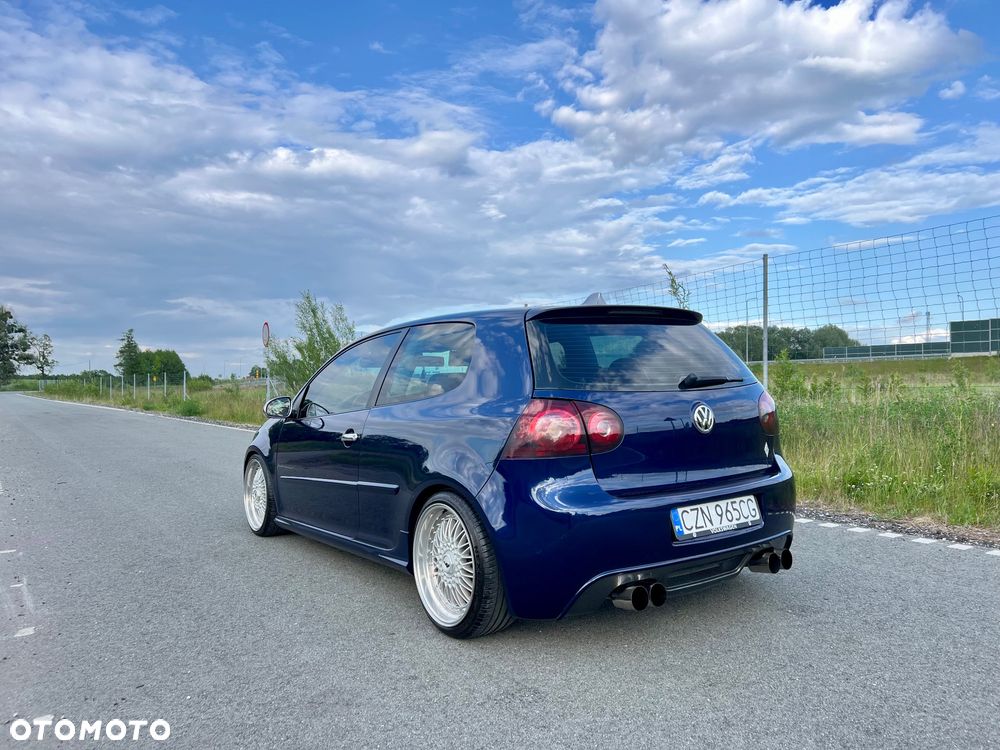 Volkswagen Golf 2.0 FSI Sportline - 3