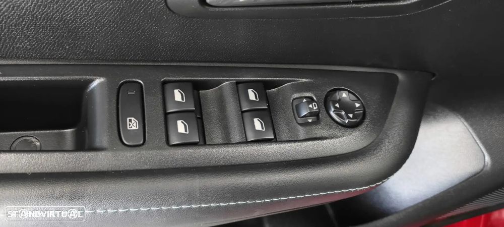 Peugeot 208 1.2 PureTech Active - 48