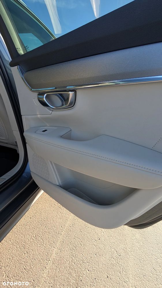 Volvo V90 Cross Country D4 AWD - 29