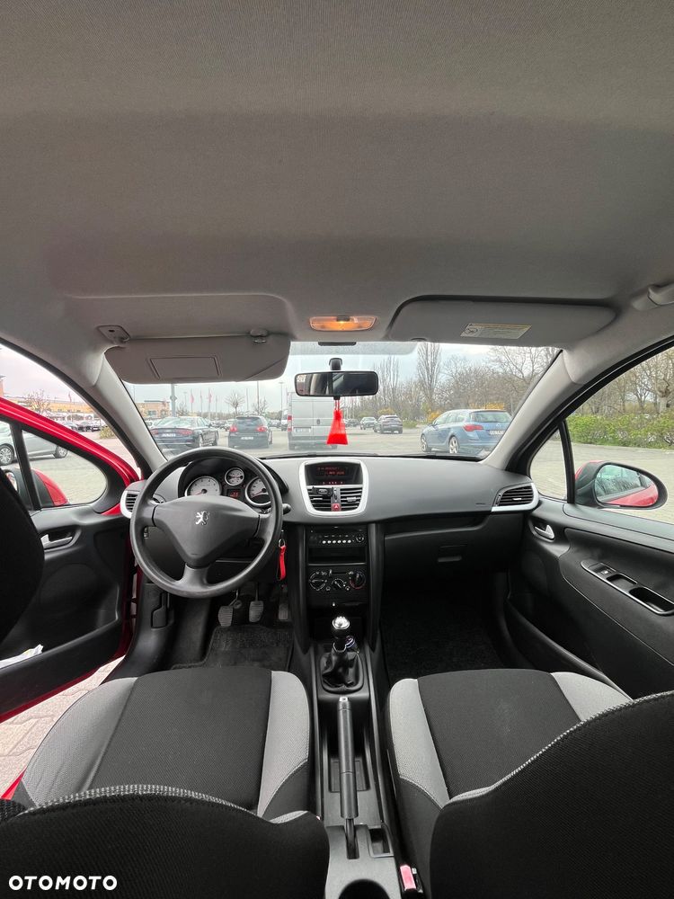 Peugeot 207 1.4 16V Trendy - 6