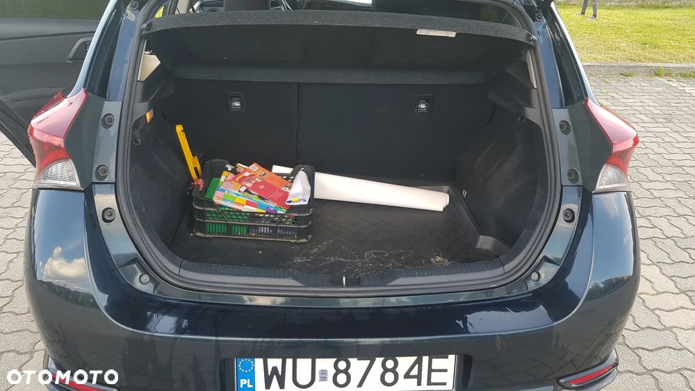 Toyota Auris 1.6 Premium - 18