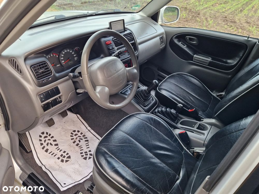 Suzuki Grand Vitara - 13