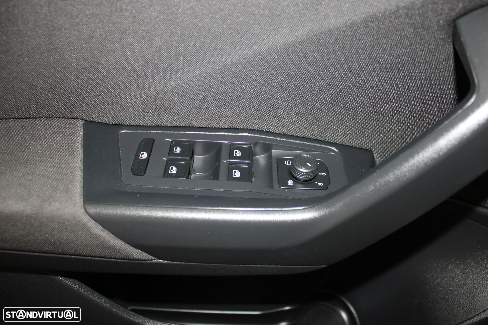 VW T-Roc 1.0 TSI Life - 23