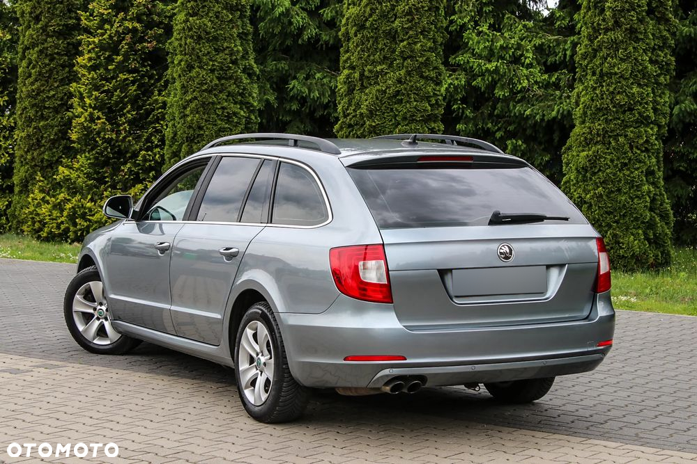 Skoda Superb 2.0 TDI DSG Exclusive - 8