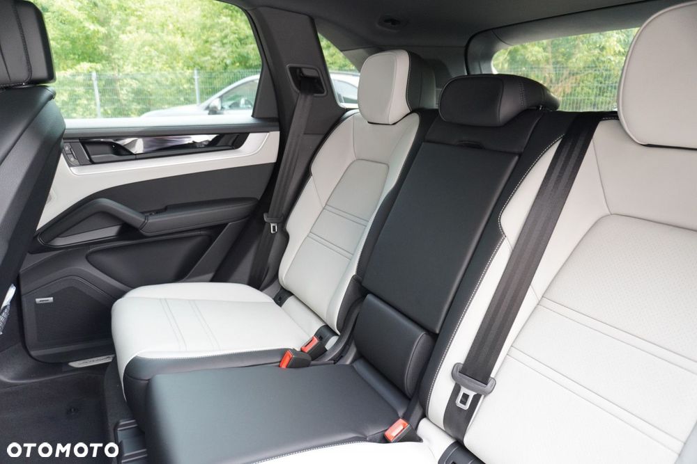 Porsche Cayenne - 11