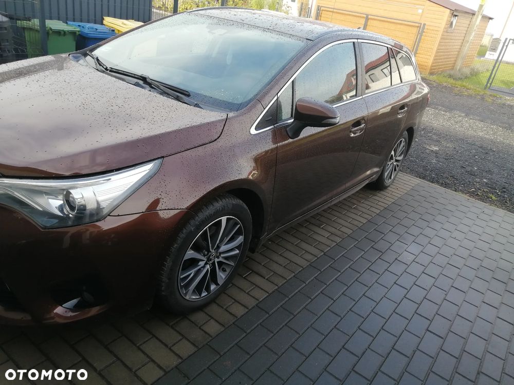 Toyota Avensis - 8