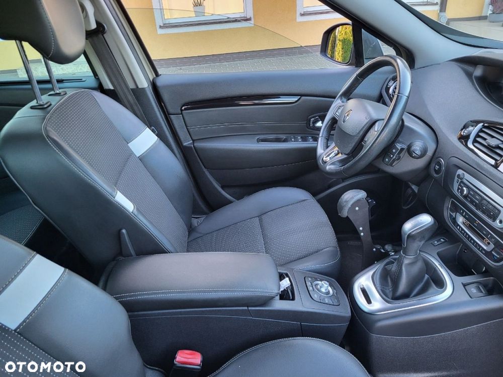 Renault Grand Scenic - 10