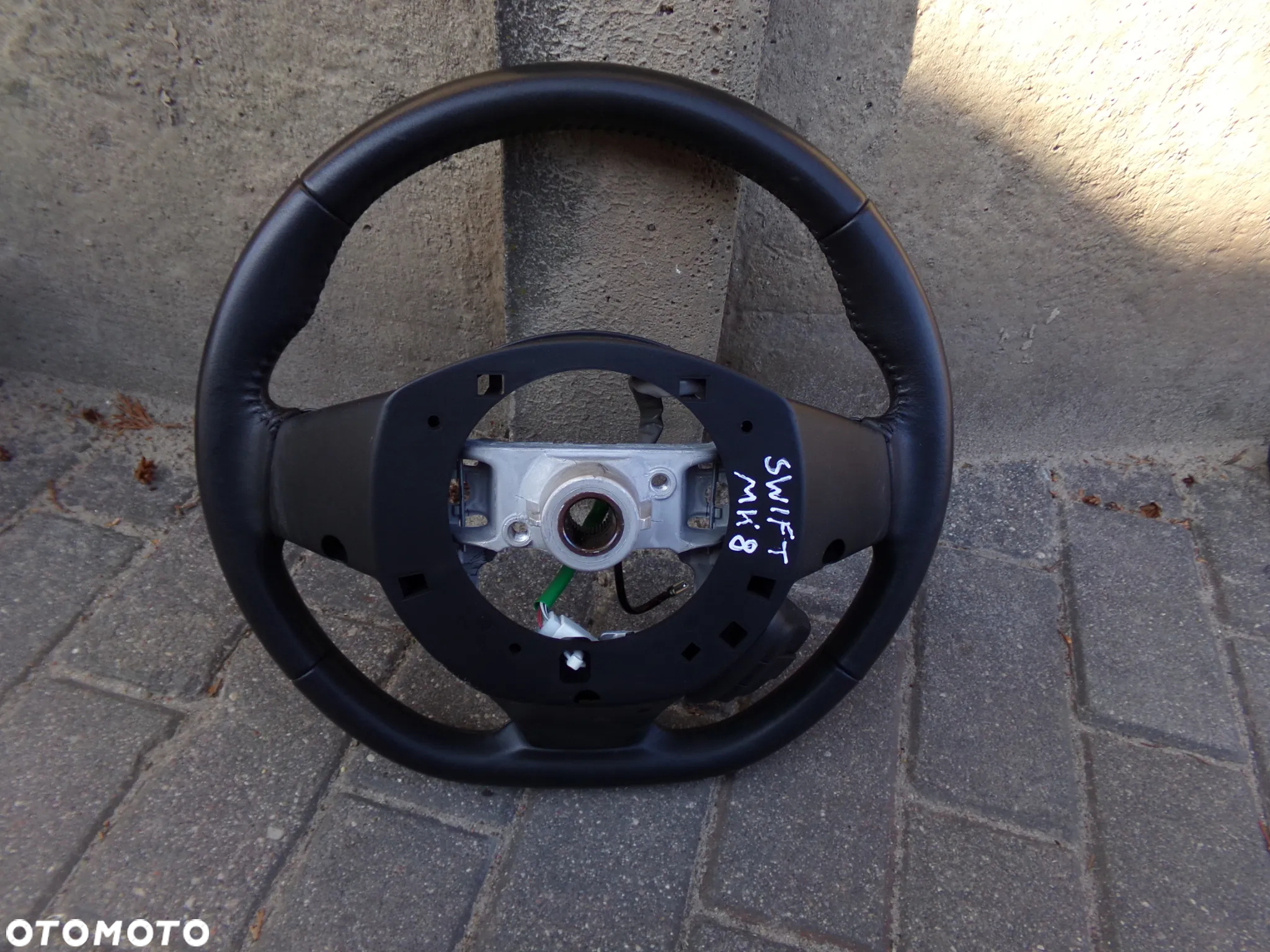 Kierownica Suzuki Swift MK8 - 3