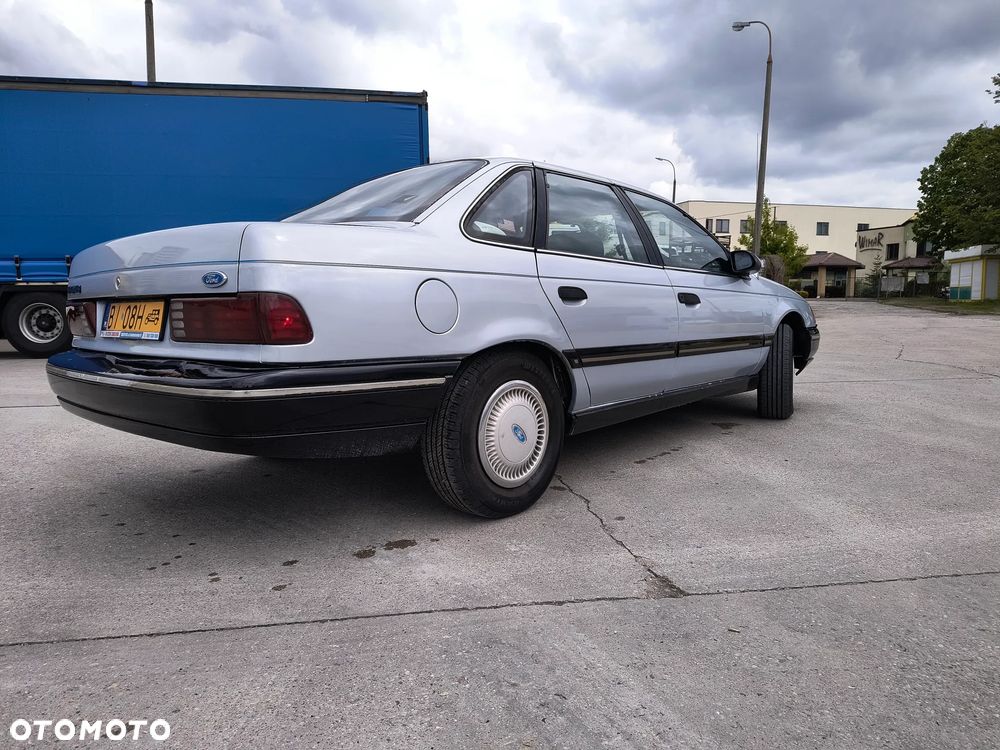 Ford Taurus 3.0 GL - 4