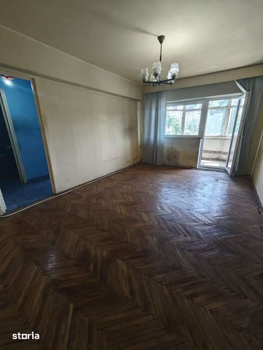 Apartament de vanzare, cu 3 camere spatios, etaj 1, zona Parcul Mara — fotografia 1